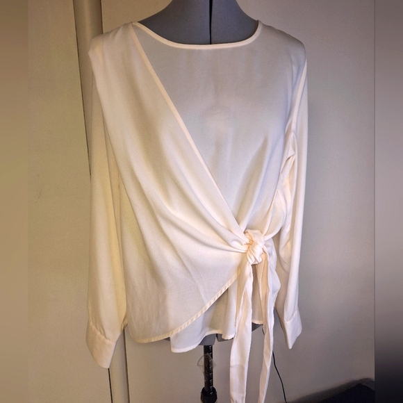 NWT Forever 21 Cream Wrap Blouse Size Large - Picture 1 of 5